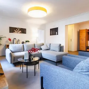 Experience From A Stylish And Modern Appartamento