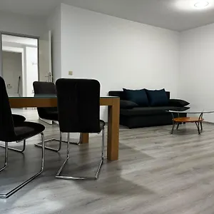 Apartman Mca, Bécs